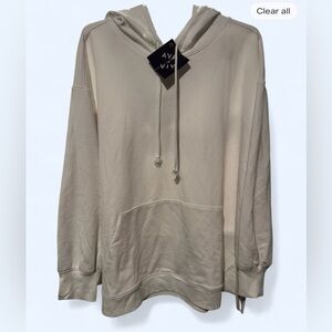 Size 3X Ava Viv White Hoodie with small dirt (see pictures)